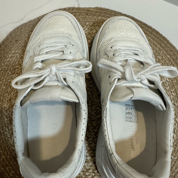 I’m selling my used Gucci sneakers. They are 7. - Picture 7 of 10
